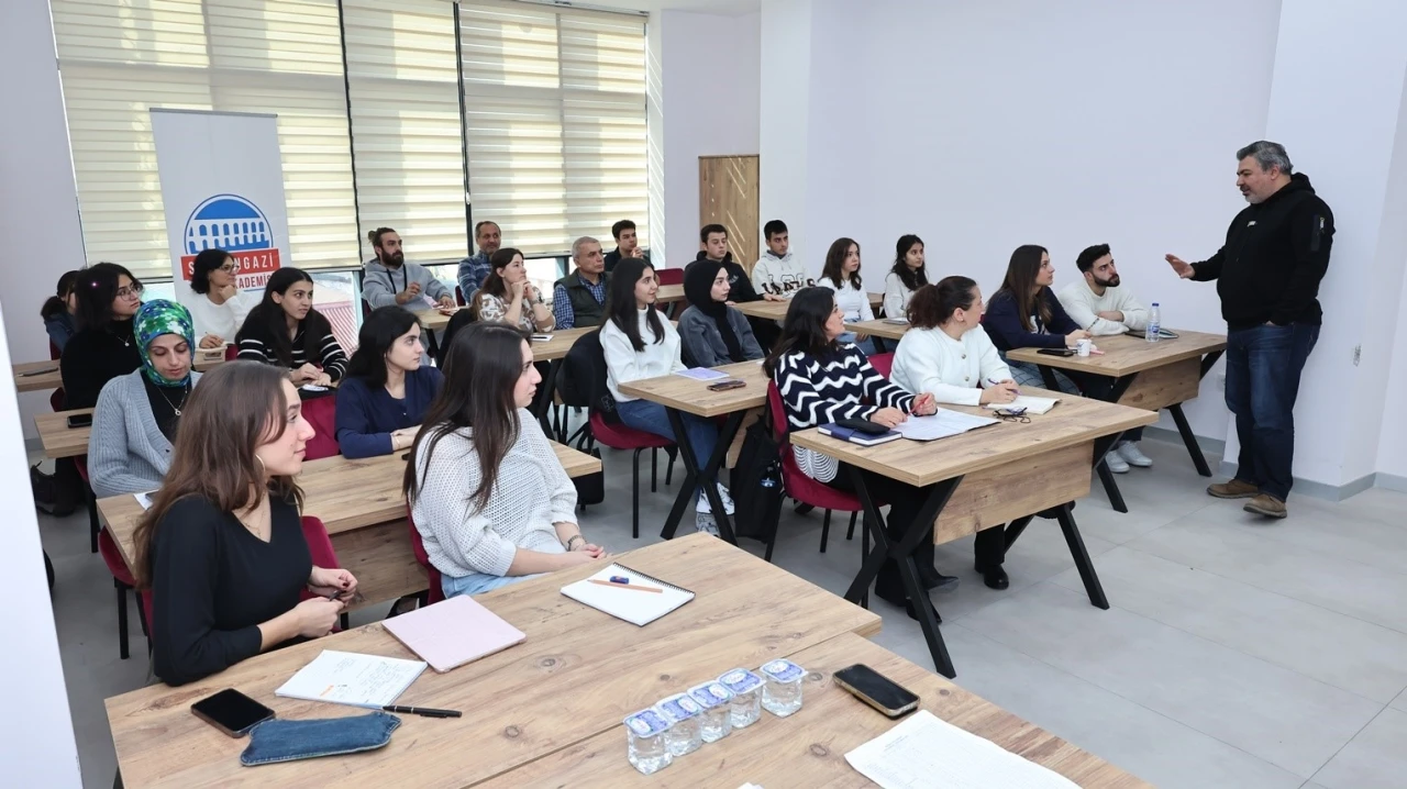 Sultangazi Belediyesi geleceğin sinema yıldızlarını yetiştiriyor
