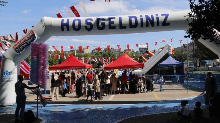 Sultangazi Belediyesi’nden çocuklara çok neşeli bayram şenliği
