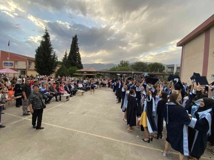 Sultanhisar MYO’da mezuniyet töreni gerçekleşti
