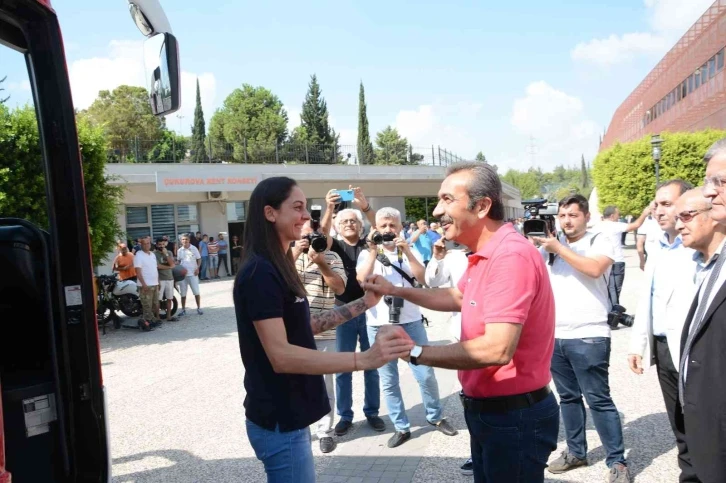 Sultanlar Ligi’nin yeni takımı Çukurova Belediyesi Adana Demirspor Kulübü tanıtıldı
