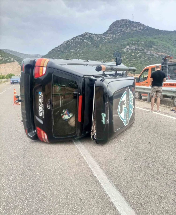 Sümer Ezgü Antalya’da kaza geçirdi
