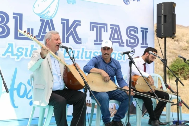 Sümmani Ocağında Ablak Taşı Âşıklar Buluştu
