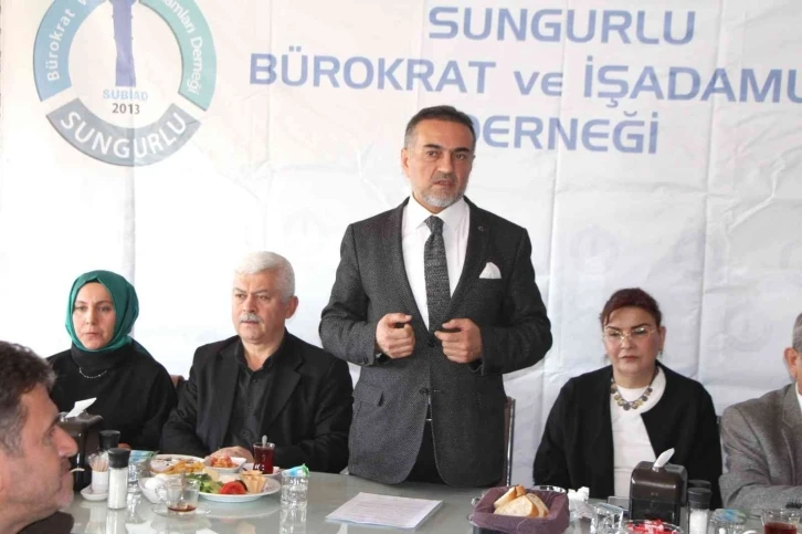 Sungurlu’da iş insanları STK temsilcileri ile buluştu
