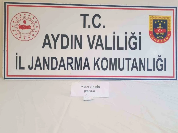 Şüpheli şahısların üzerinde uyuşturucu ele geçirildi
