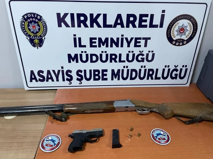 Şüpheli tavırlar uyuşturucu ve silah yakalattı
