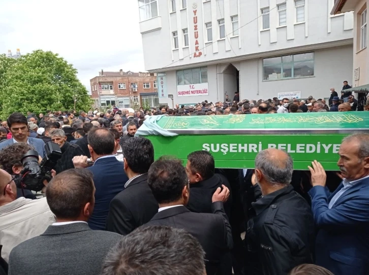 Suşehri Belediye Başkanı Yüksel’in annesi son yolcuğuna uğurlandı
