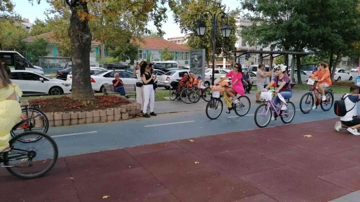 Süslü Kadınlar Bisiklet Turu renkli görüntülerle tamamlandı
