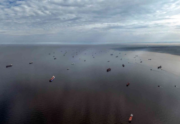 Tahıl koridoru için gelen gemiler İstanbul çevresinde bekliyor
