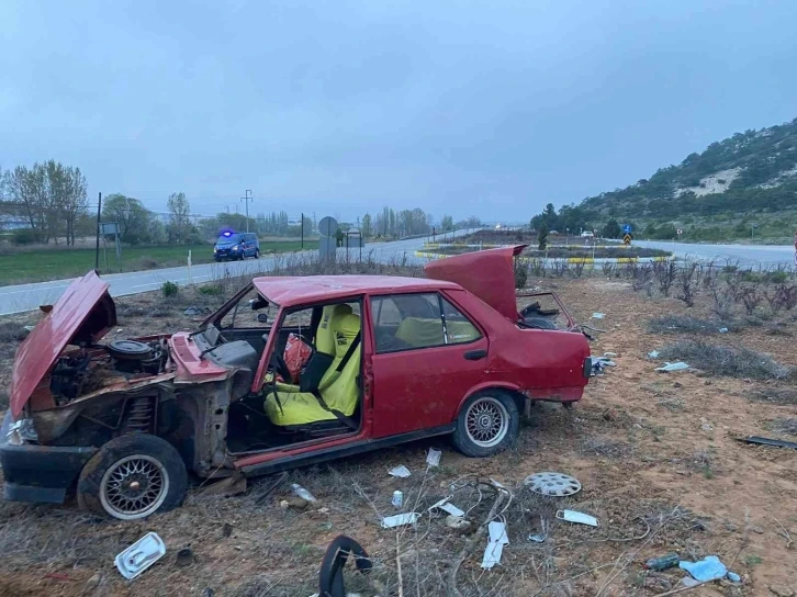 Takla atan araçta baba öldü, oğlu ağır yaralandı
