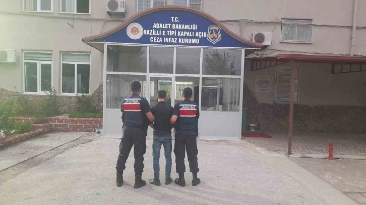 Taklit anahtarlarla evlere giriyordu, yakalandı
