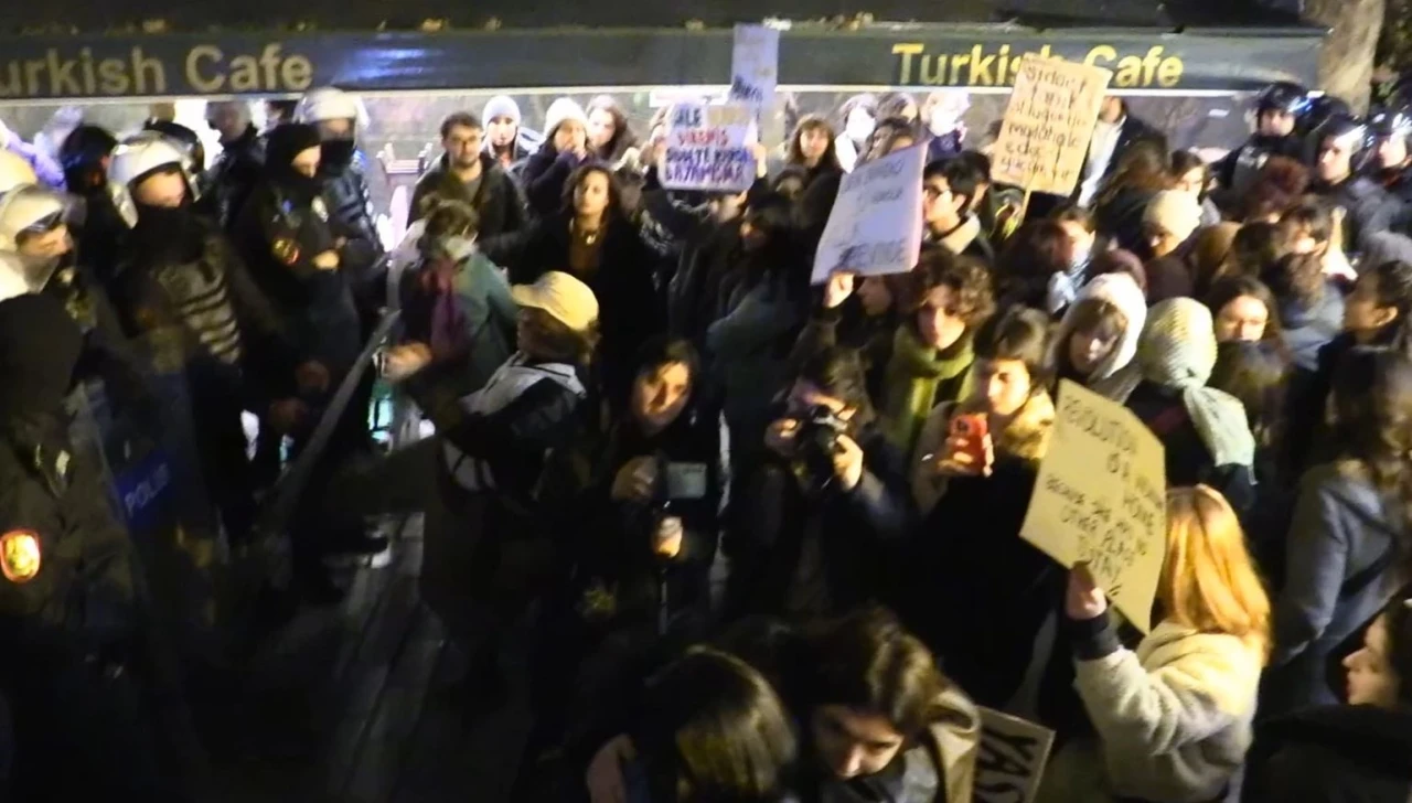 Taksim’de izinsiz gösteriye 169 gözaltı
