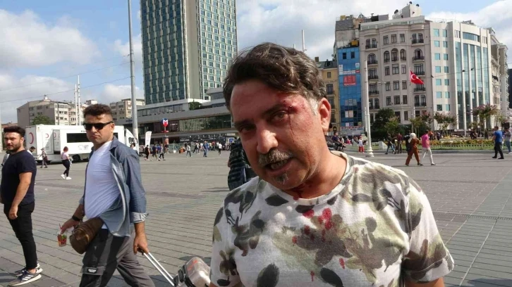 Taksim’de seyyar satıcılar turisti darp etti
