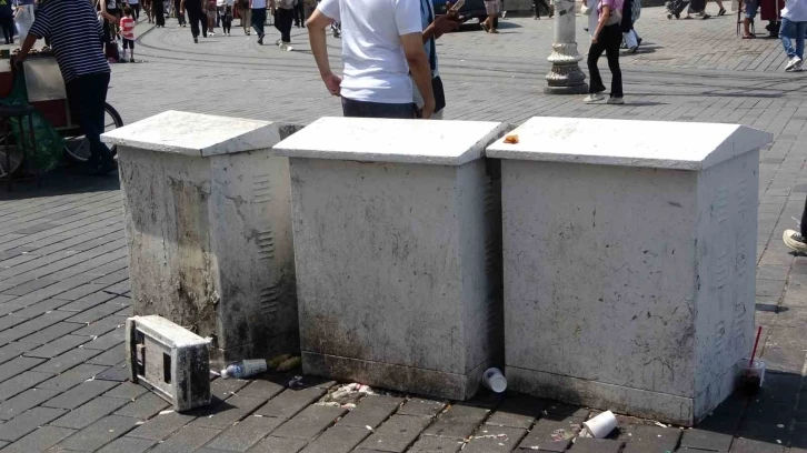 Taksim’de tehlike saçan trafo
