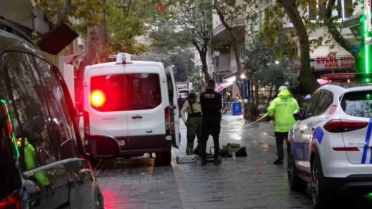 Taksim’de yol kenarına bırakılan valiz paniğe neden oldu
