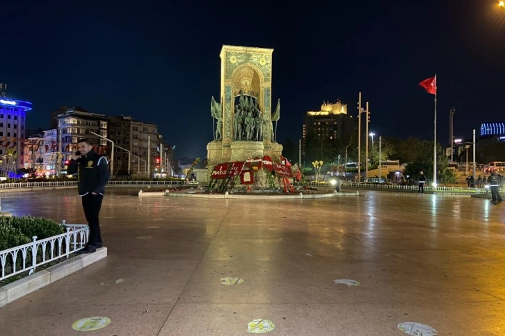 Taksim Meydanı araç ve yaya trafiğine açıldı