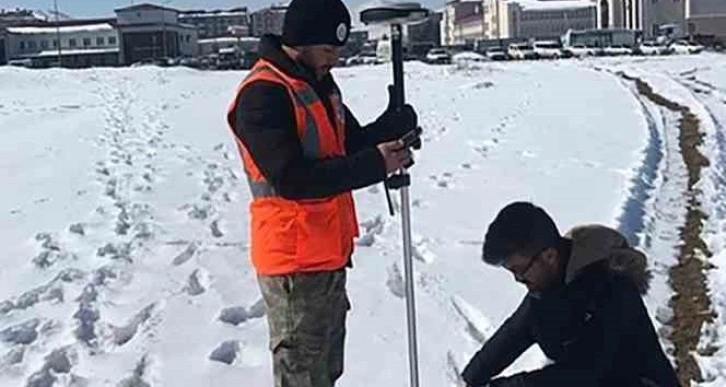 Talas, Deprem Bölgesinde Çok Yönlü Çalışıyor