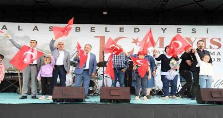 Talas’ta muhteşem 19 Mayıs coşkusu