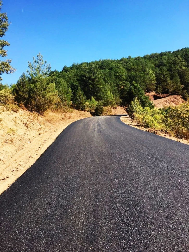 Taraklı’da asfalt sevinci: Otoyola bağlanan 9 kilometrelik yol sil baştan
