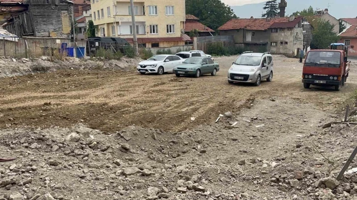 Tarihi hamam kalıntısının üstü kapatıldı, otopark oldu
