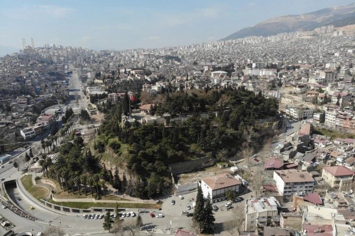 Tarihi Kahramanmaraş Kalesi depremde ayakta kaldı