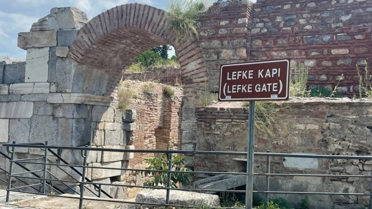 Tarihi Lefke Kapı’daki suyolunda Osmanlı kitabesi bulundu
