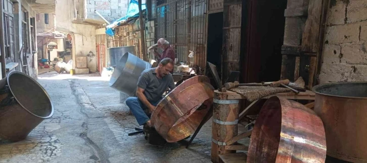 Tarihi Maraş Kapalı Çarşısı yüzyıllık tarihi ile ticarete yön veriyor
