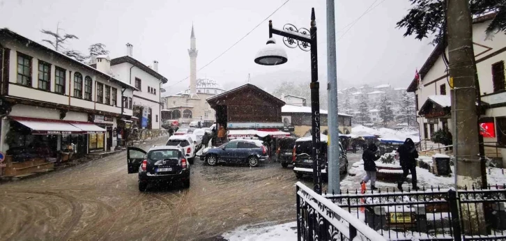 Tarihi Osmanlı kasabalarında kış güzelliği yaşanıyor
