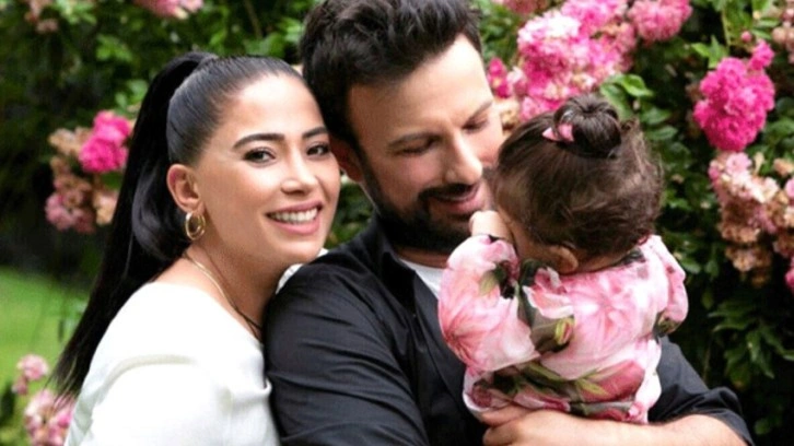 Tarkan eşi ve kızıyla tatil pozunu paylaştı! Notu yanlış anlaşıldı