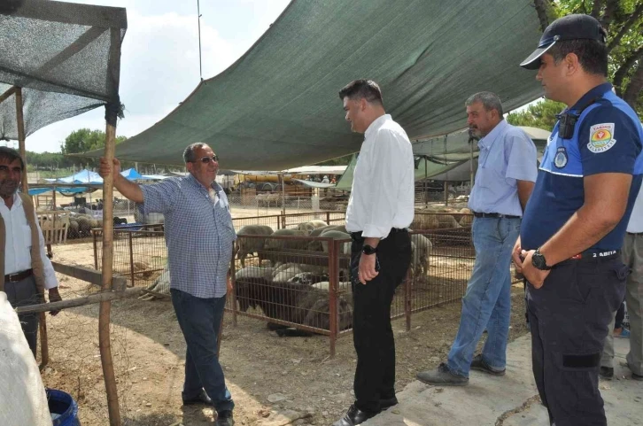 Tarsus’ta kurban satış yerleri denetlendi
