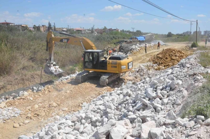 Tarsus’ta yol çalışması
