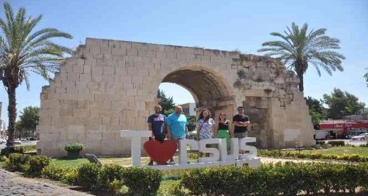 "Tarsus’a Bir de Böyle Bak" projesiyle fenomenler Tarsus’u gezdi