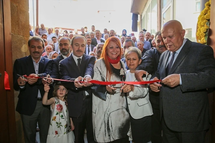 Taşhan’daki sergi şöleninde tarih ehrama büründü
