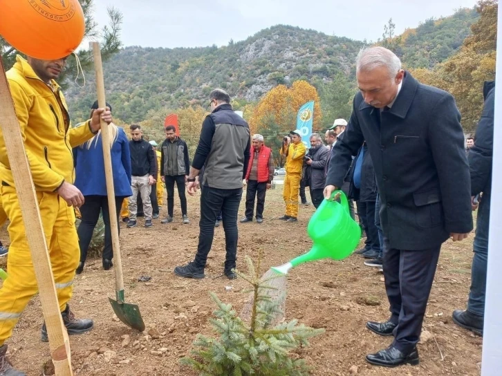 Taşova’da “Türkiye Yüzyılına Nefes” oldular
