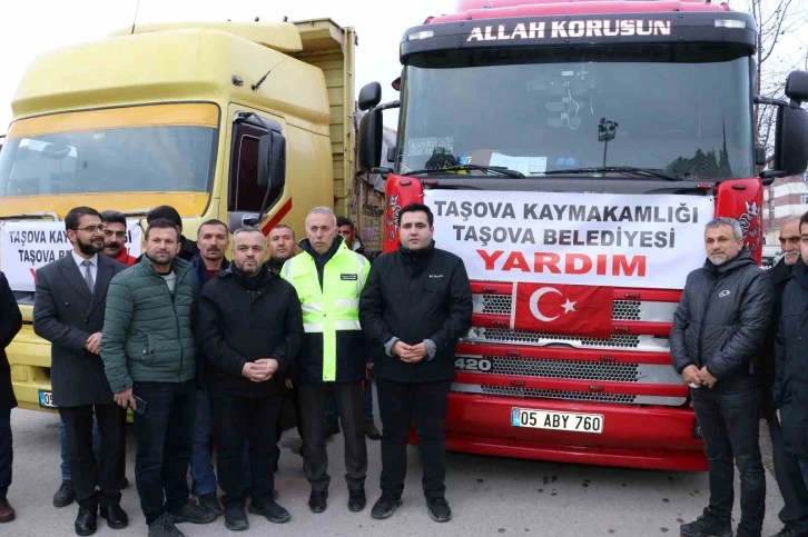 Taşova’dan deprem bölgesine yardım
