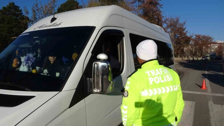 Tatvan’da zorunlu kış lastiği denetimi yapıldı
