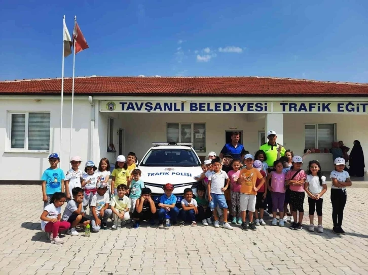 Tavşanlı’da 52 öğrenciye temel trafik eğitimi
