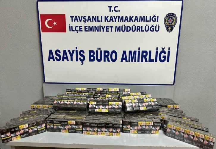 Tavşanlı’da kargo kolisinden 11 bin 400 adet kaçak sigara çıktı
