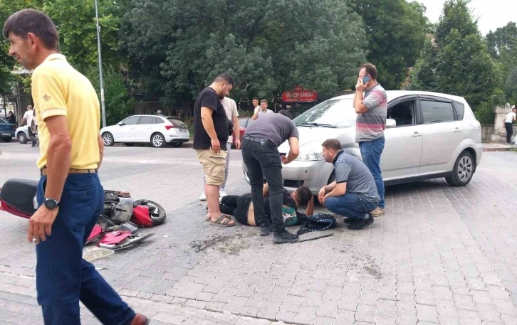 Tavşanlı’da otomobil ile elektrikli motosiklet çarpıştı: 1 yaralı
