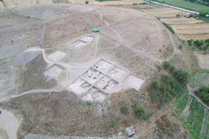 Tavşanlı Höyük’te kazılar 4 bin 200 yıl öncesine ışık tutuyor
