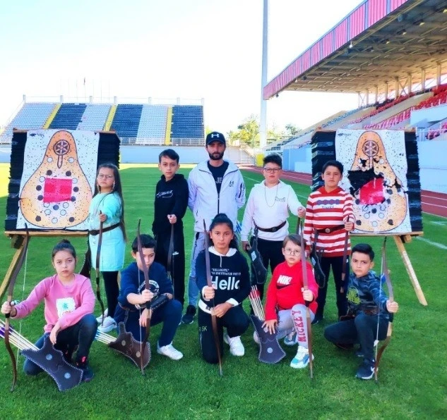 Tavşanlılı Okçular, Konya’da madalya peşinde
