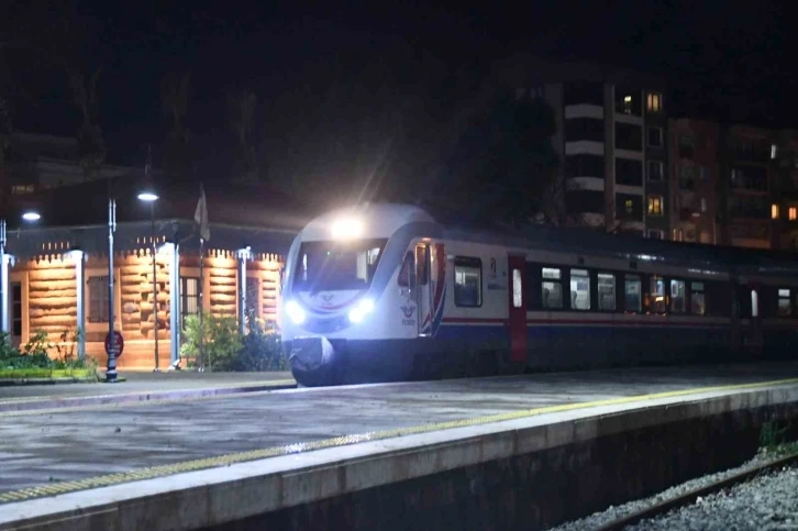 TCDD bazı tren seferlerinin iptal edildiğini açıkladı
