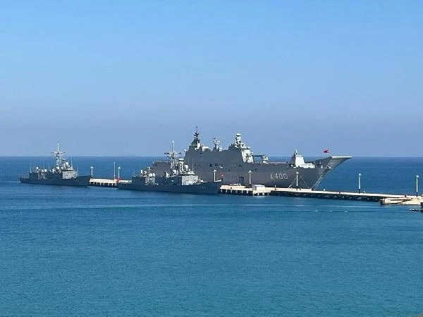 TCG Anadolu, test için Mersin'de 