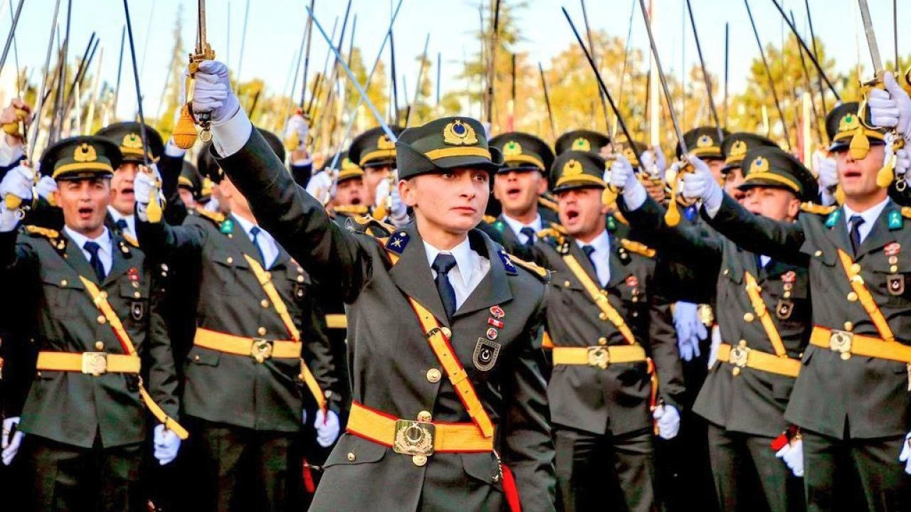 Teğmenleri kim koruyor? Korsan yemin skandalının üzeri örtüldü mü?