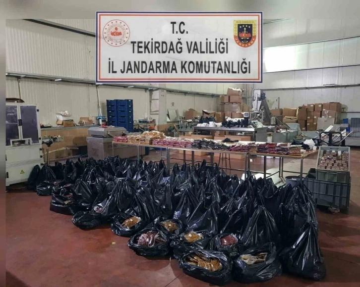 Tekirdağ’da 3 ton nargile tütünü ele geçirildi
