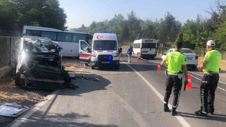 Tekirdağ’da iş servisi ile panelvan çarpıştı: 2 ölü, 10 yaralı
