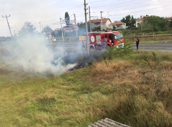 Tekirdağ’da otluk yangını
