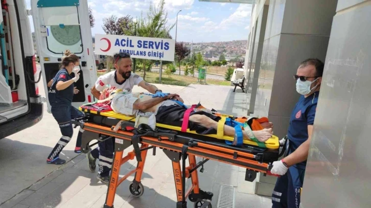 Tekirdağ’da otomobilin çarptığı yaşlı adam ağır yaralandı
