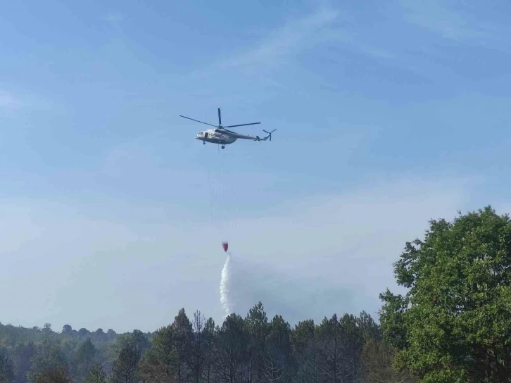 Tekirdağ’daki yangında hava desteği: Helikopter ile müdahale ediliyor
