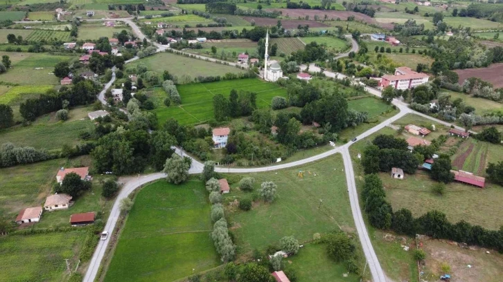 Tekkeköy Belediyesi yol ağını güçlendiriyor
