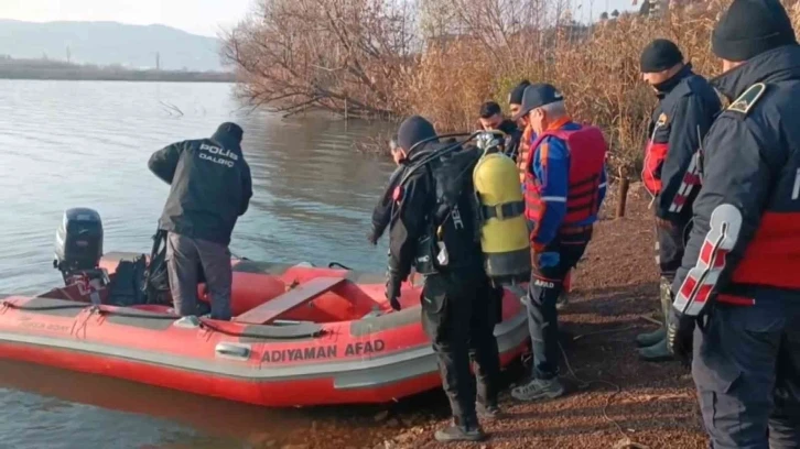 Tekne faciası sonrası arama kurtarma çalışmaları yeniden başladı
